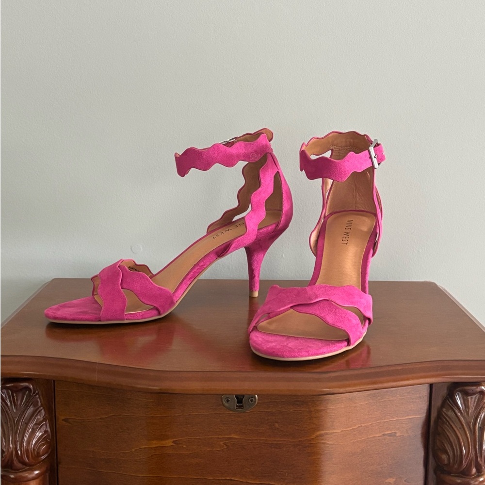 Nine West Pink Suede heels 6.5M